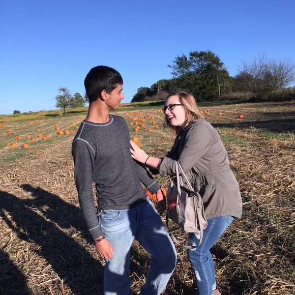 Derek Denney - Poshmark Profile Picture of Derek Denney (@ddenney27) on Poshmark