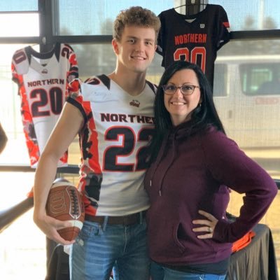 Profile Picture of Loralee Bartlett (@LoraLoganKay11) on Twitter