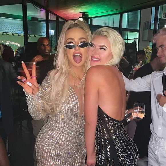 Profile Picture of Stephanie Carl (@stephaniecarl1) on Poshmark