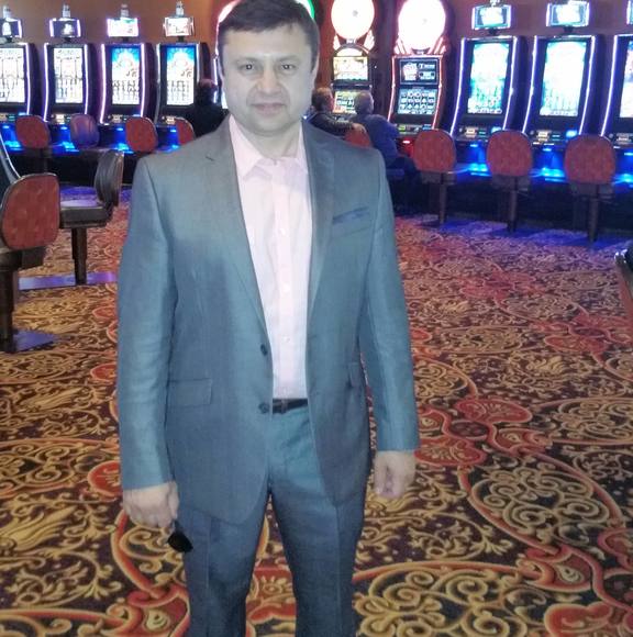 Profile Picture of Semyon Abramov (@semco1971) on Poshmark