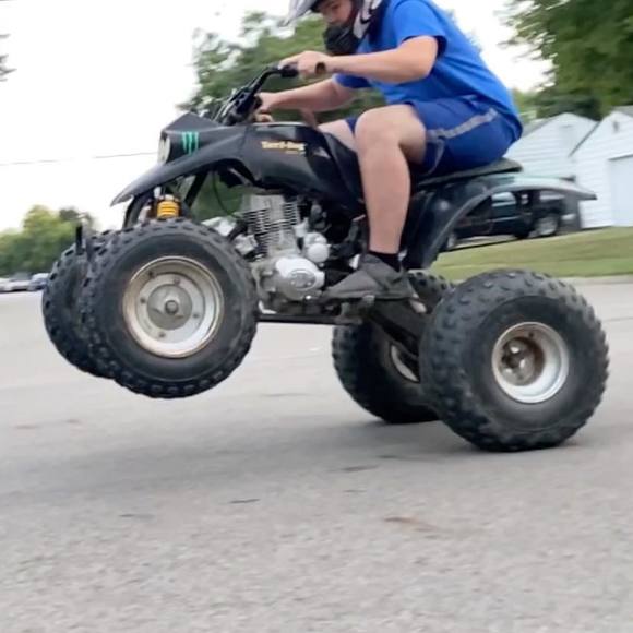 Profile Picture of Dillon Day (@dillonday) on Poshmark