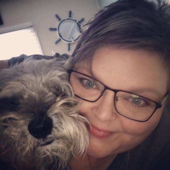 Profile Picture of Jackie Greenham (@jackiegreenham) on Poshmark