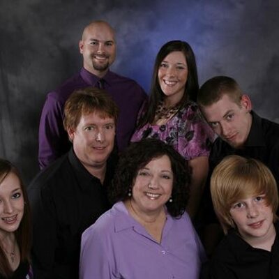 Profile Picture of Cyndi Roberts (@cynjoro) on Twitter