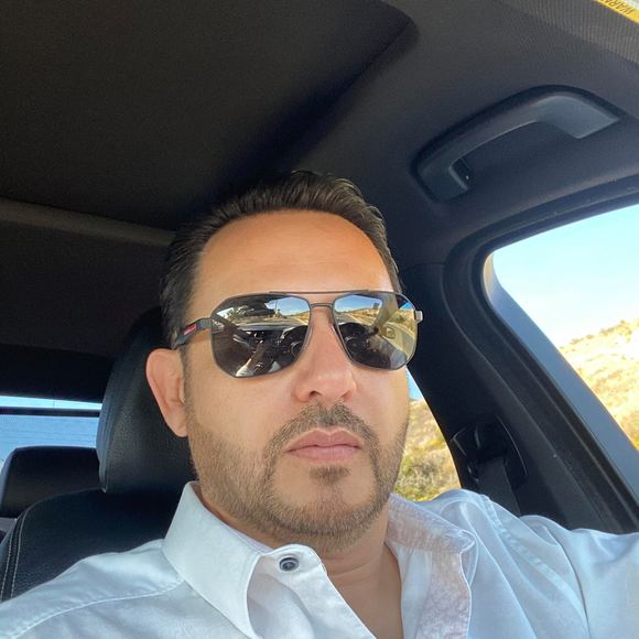 Profile Picture of Karlos Alvarez (@caskk2000) on Poshmark