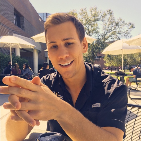 Profile Picture of Adam Bruggeman (@abrugg) on Poshmark