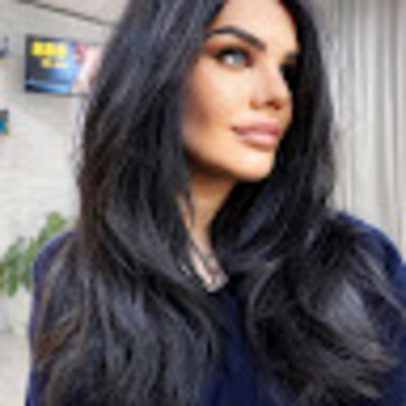 Profile Picture of Sylvia Debowski (@sylviadebowski) on Poshmark