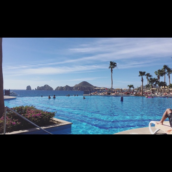 Profile Picture of Natalie Servin (@talie21) on Poshmark