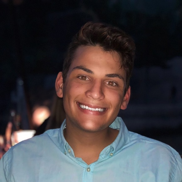 Profile Picture of Ryan Witt (@rbwitt) on Poshmark