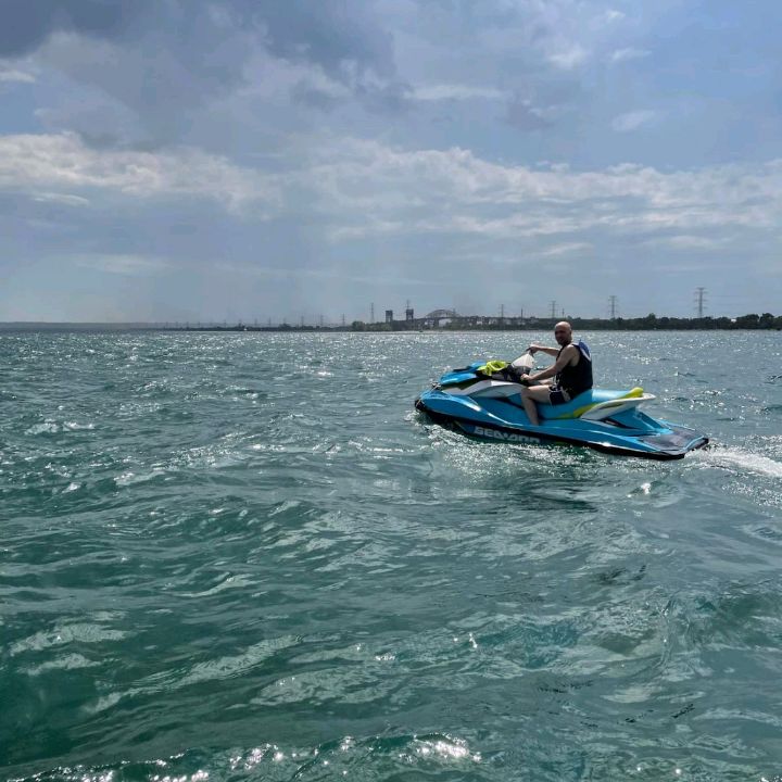 Profile Picture of TheStatus (@jeffbazel0) on Tiktok