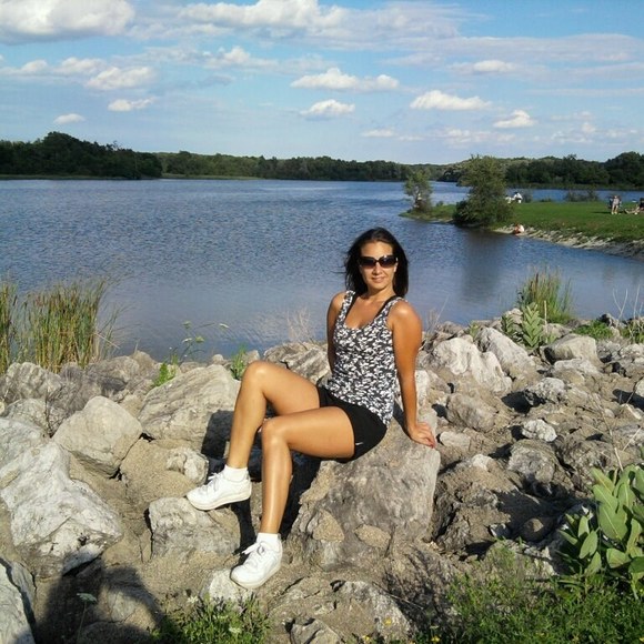 Profile Picture of Mary Konstas (@day028) on Poshmark