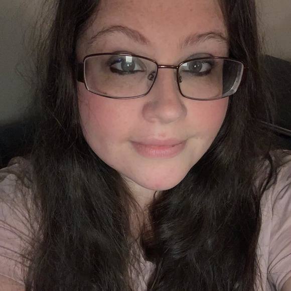 Angel Tuckmantel - Poshmark Profile Picture of Angel Tuckmantel (@tuckswife214) on Poshmark