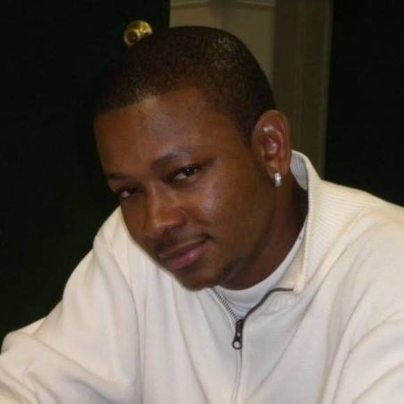 Profile Picture of David Irving (@dj39_) on Poshmark