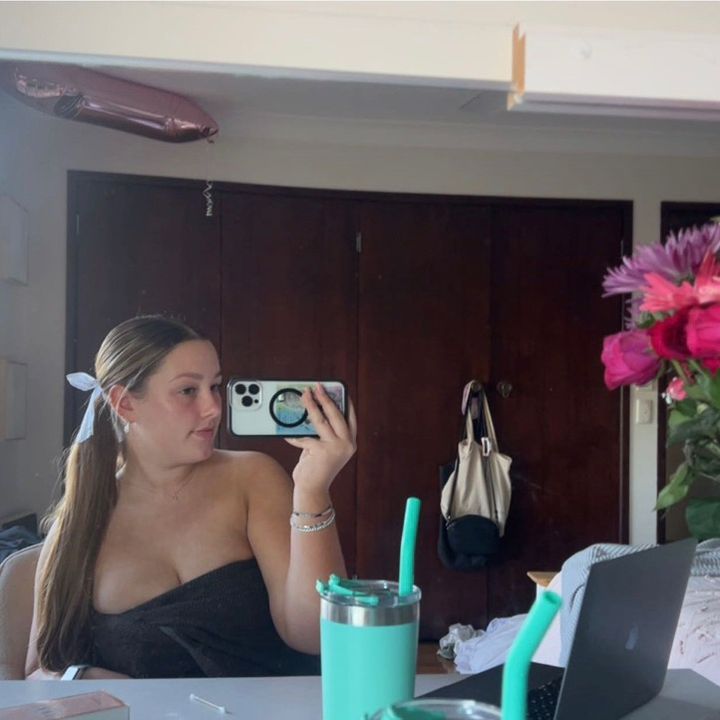 Profile Picture of carly (@_carlyella) on Tiktok