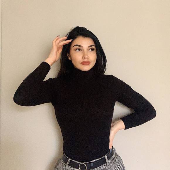 Profile Picture of Cassidi Williams (@cassidiwilliams) on Poshmark