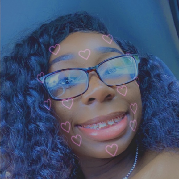 Profile Picture of Kiya Champaigne (@kiya116) on Poshmark