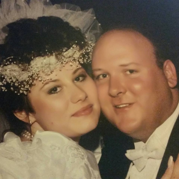 Profile Picture of Sharon Eggeling (@sixcarrats) on Poshmark