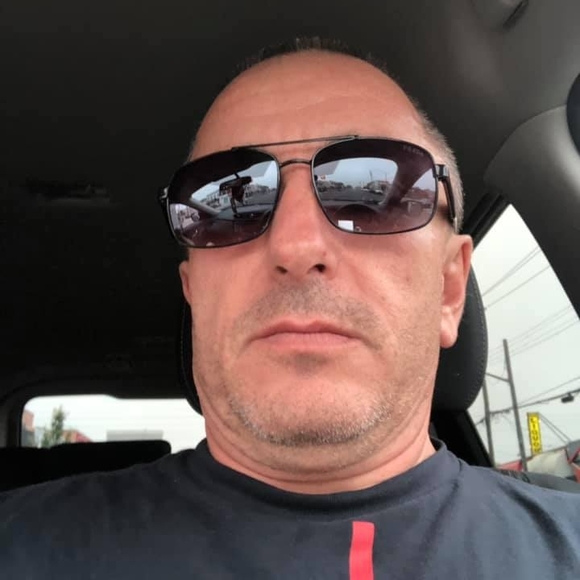 Profile Picture of Arthur Azen (@arthurazen) on Poshmark