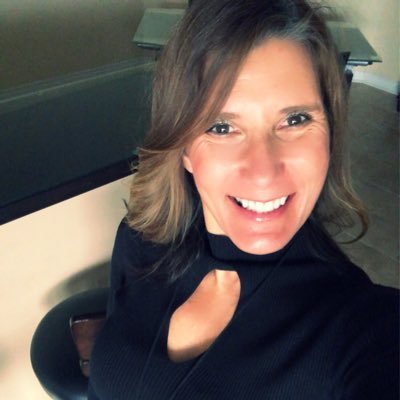 Profile Picture of Sandra Andreychuk (@sandralea4321) on Twitter