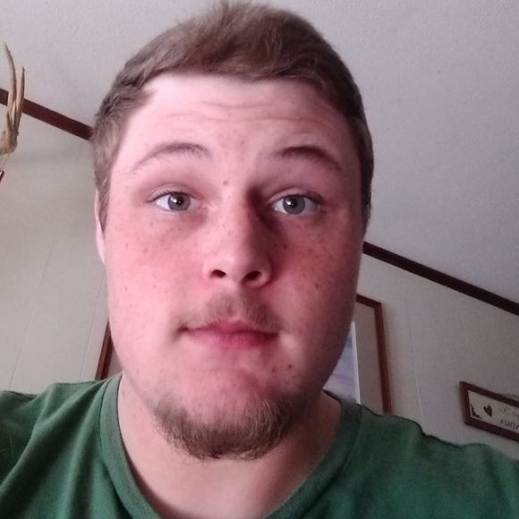 Profile Picture of Nathan Dove (@nathan_dove) on Poshmark