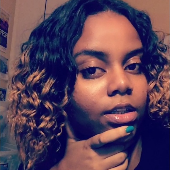 Profile Picture of Laila Jones (@laila_bby) on Poshmark