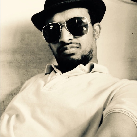 Profile Picture of Ramia Mohammed (@somey) on Poshmark