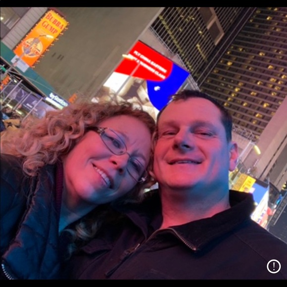 Profile Picture of Tracy Finamore (@tomtray) on Poshmark