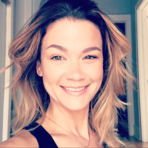 Profile Picture of Sarimá Gracia (@sarimation) on Poshmark