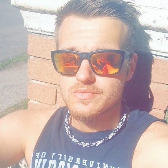 Profile Picture of Johnathon Tichinel (@tich224) on Poshmark