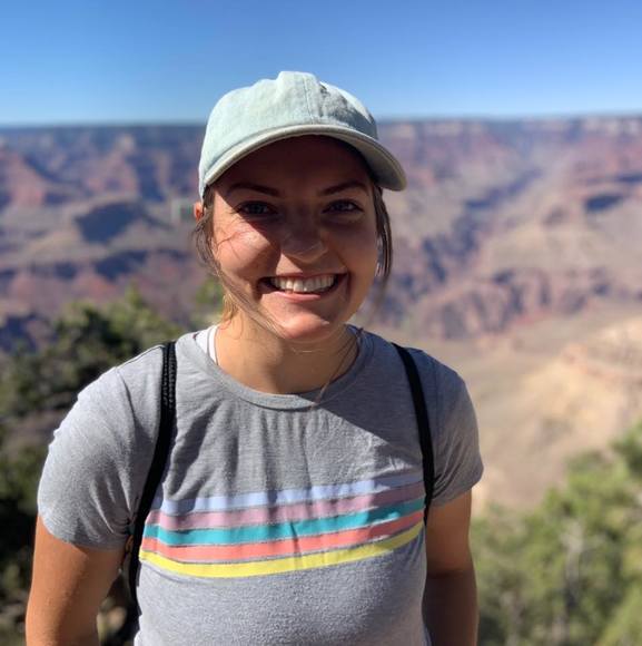 Profile Picture of Lauren Rands (@laurenrands) on Poshmark