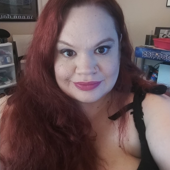 Profile Picture of Jamie Darlington (@kismetraven) on Poshmark
