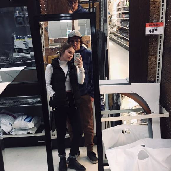 Profile Picture of Kaitlyn Avison (@kaitlynavison) on Poshmark