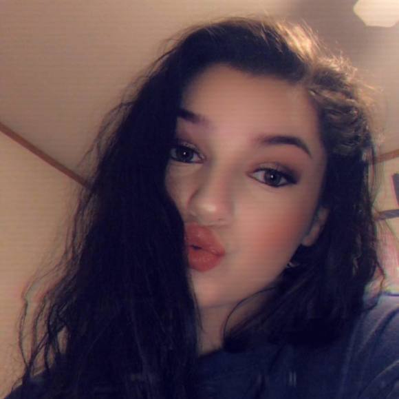 Profile Picture of Joleen Grober (@joleen12) on Poshmark