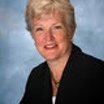 Profile Picture of Vicky Olson (@VickyOHouses) on Twitter