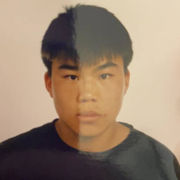 Profile Picture of Victor Li (@sleepiedrag0n) on Poshmark