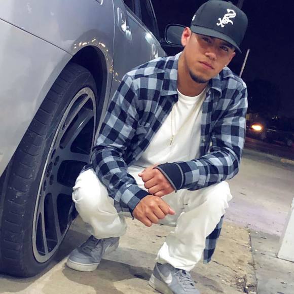 Profile Picture of Cristian Saenz (@csaenz940) on Poshmark