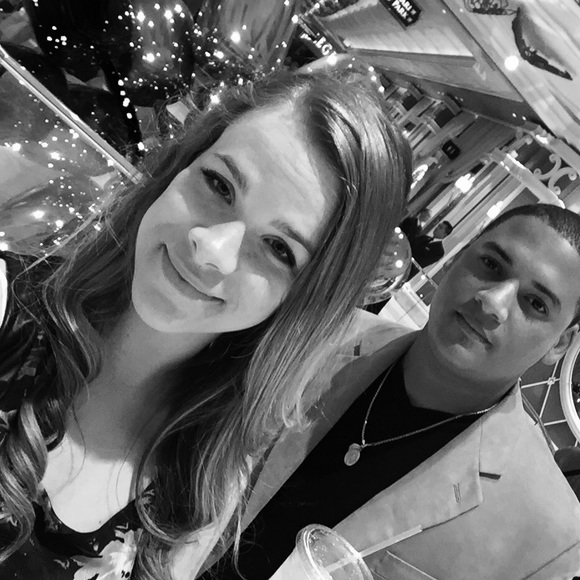 Profile Picture of Allison Ihle (@allii88) on Poshmark