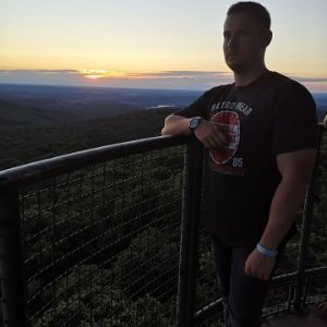 Profile Picture of Robert Vizi (@Vizi_rider) on Twitter