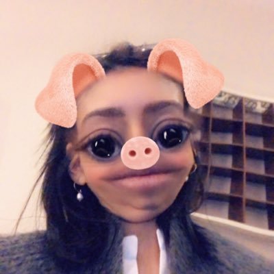 Profile Picture of Lara Dias 🎄 (@larasdias) on Twitter