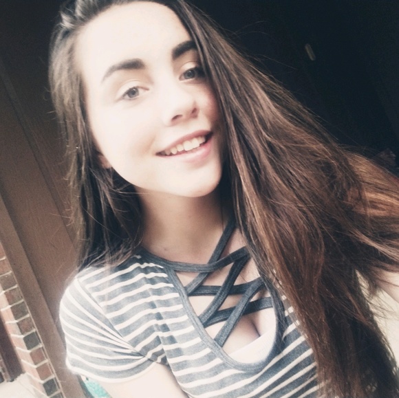 Profile Picture of Jazzmenn Luney (@jazzmenn_ray) on Poshmark