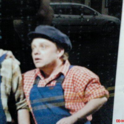 Profile Picture of Andrew John Yardley (@ayardstick1) on Twitter