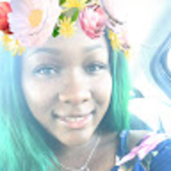 Profile Picture of Triecy Triece (@triecytriece) on Poshmark