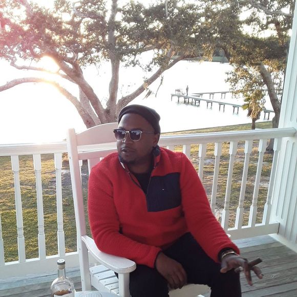 Profile Picture of Calvin Reid (@creid94) on Poshmark