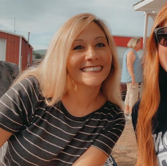 Profile Picture of Amy Coverstone (@amycoverstone) on Poshmark