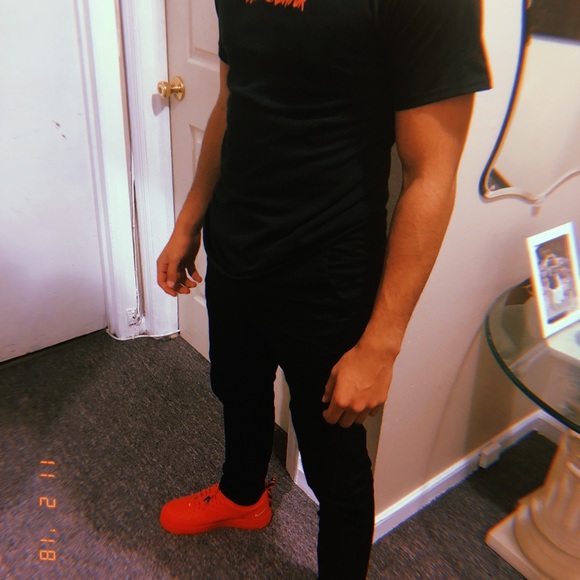 Profile Picture of Sean Andrade (@_sean132) on Poshmark