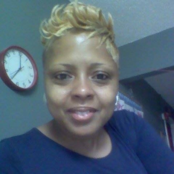 Profile Picture of Janet Bonner (@janetbonner409) on Poshmark