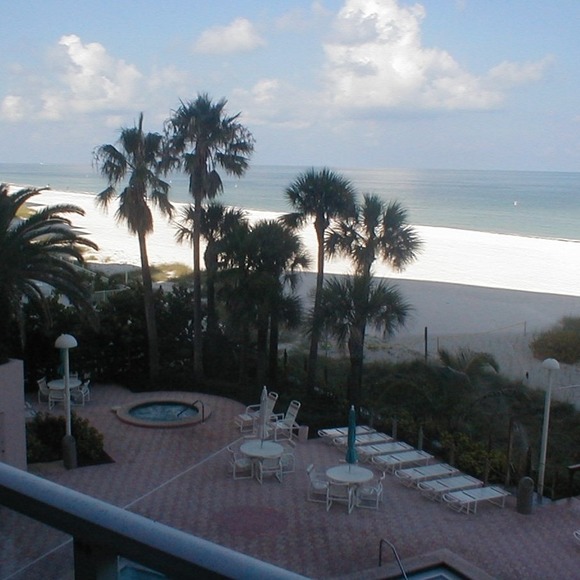 Profile Picture of Joan Tofari davey (@mn8joy2002) on Poshmark