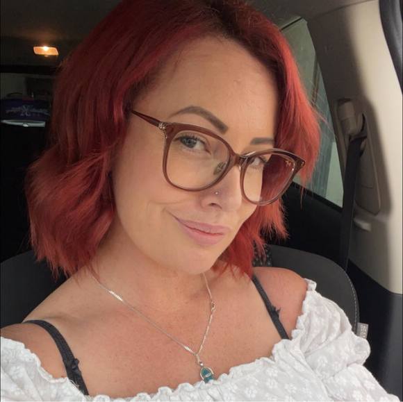 Profile Picture of Jade Davidson (@jadedavidson85) on Poshmark