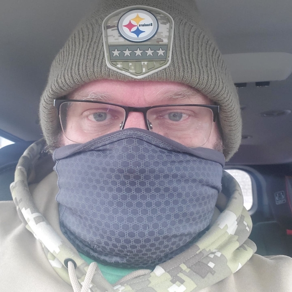 Profile Picture of Eddie Foster (@deboe696989) on Poshmark