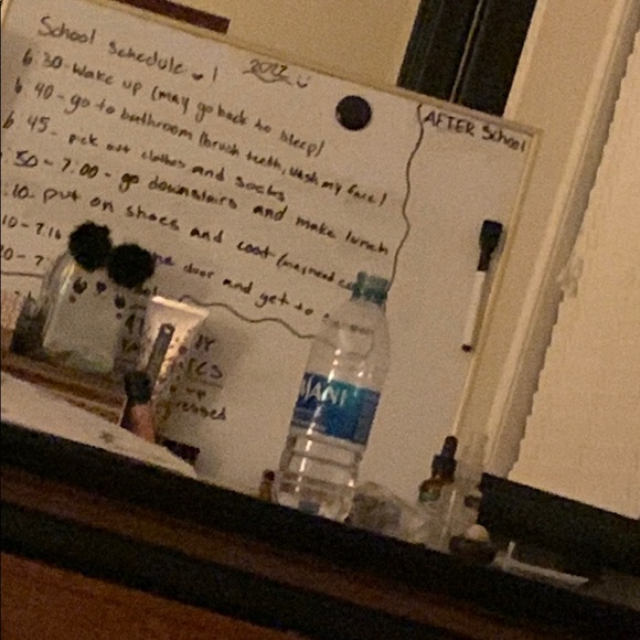 Profile Picture of Olivia Lowery (@olivelol) on Poshmark