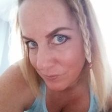 Profile Picture of Tina Blevins (@slicks6pack) on Twitter
